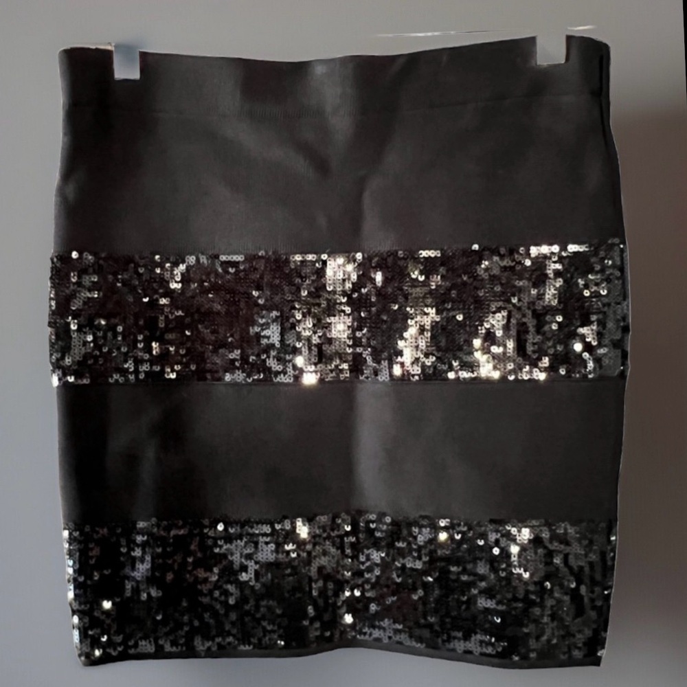 Guess Sequin Skirt Bandage Style Black NWOT Sz M Pencil Mini Club Vintage Party